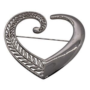 Vintage Signed JJ Silvertone Heart Brooch Large Leaf Pierced Pin 2.5”